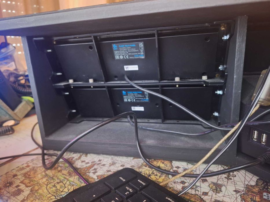 Vendo Pro Flight Yoke System com painéis e pedais.