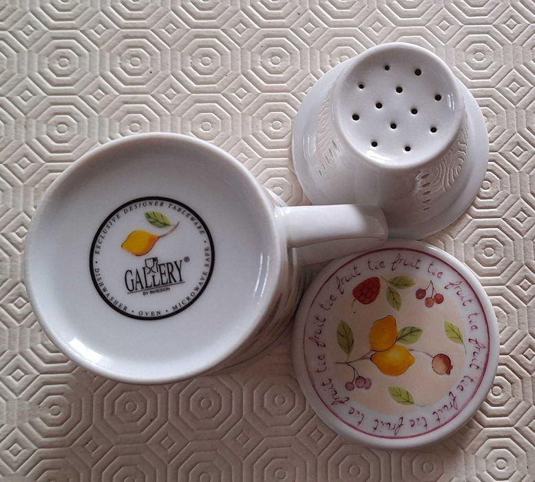 Porcelain tea mug.430935372989747203