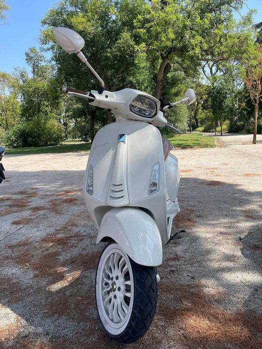 Vespa Primavera 2023