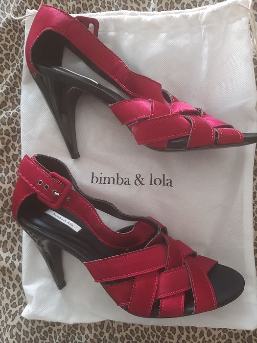 Sandálias bimba lola novas