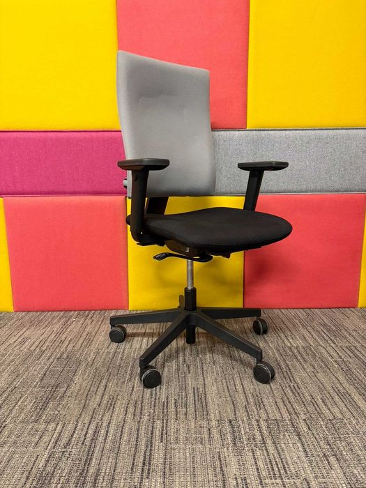 Fotel biurowy obrotowy Nowy Styl 4ME ergonomiczny Duża ilość