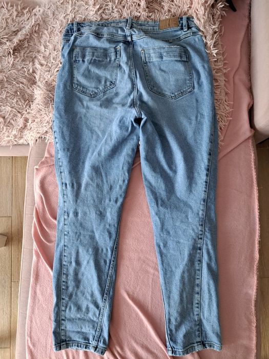 Spodnie jeansowe mohito 40
