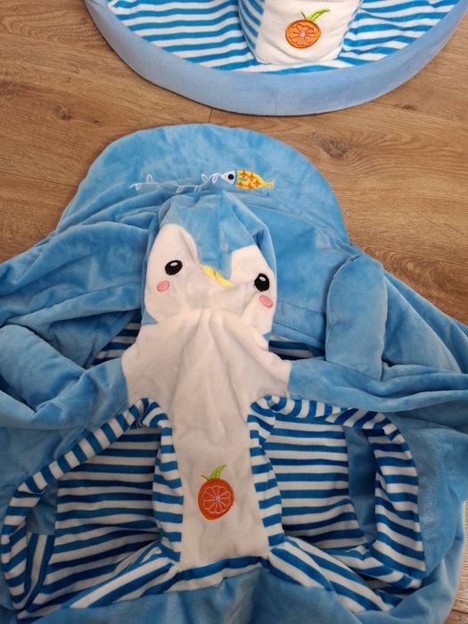 Piękny fotelik dla dziecka + dodatkowy pokrowiec.