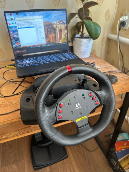 руль logitech momo