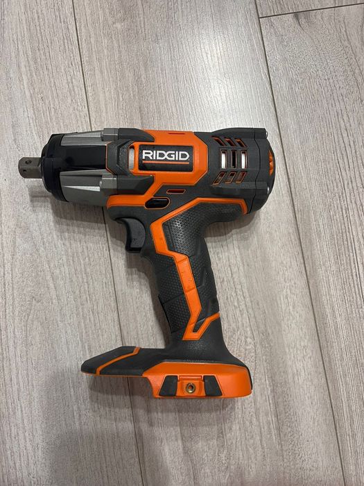 Ridgid! Шуруповерти та багато іншого.