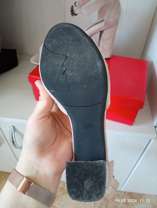 Продам босоніжки 40 розмір