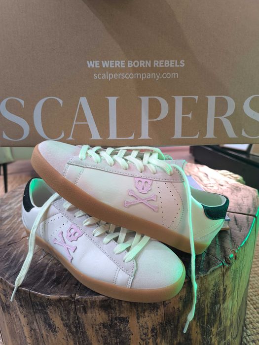 Tênis SCALPERS senhora 39