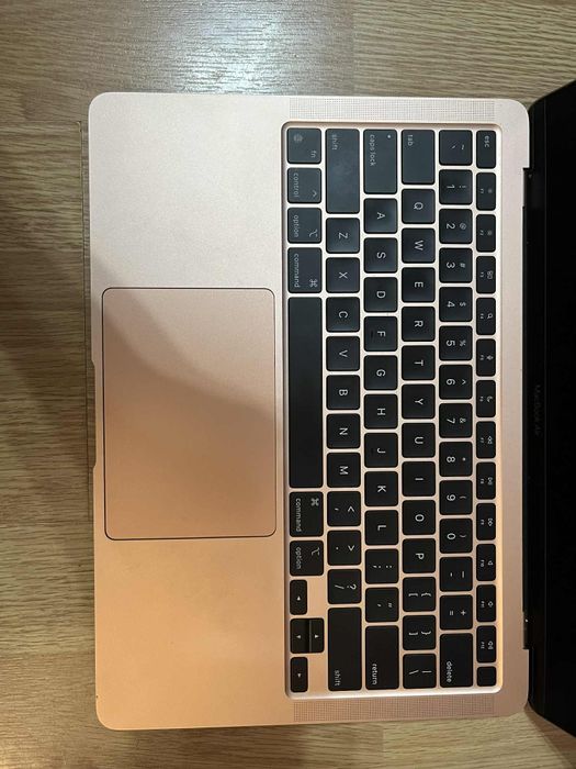 Macbook air m1 2020 (laptop)