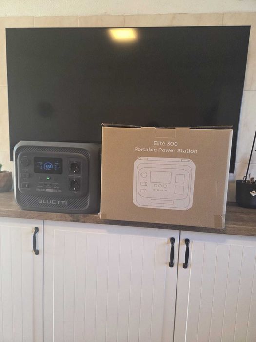 BLUETTI Elite 300 2400W 3014Wh - Excelente estado