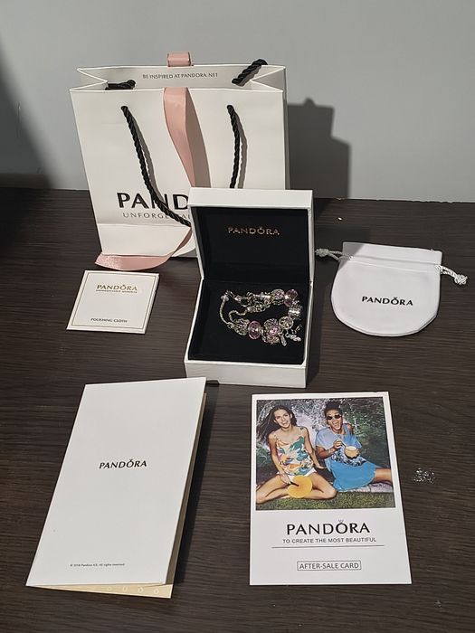 Bransoletka Pandora z charmsami