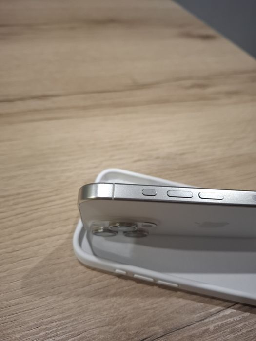 iPhone 15 pro 256GB biały tytan