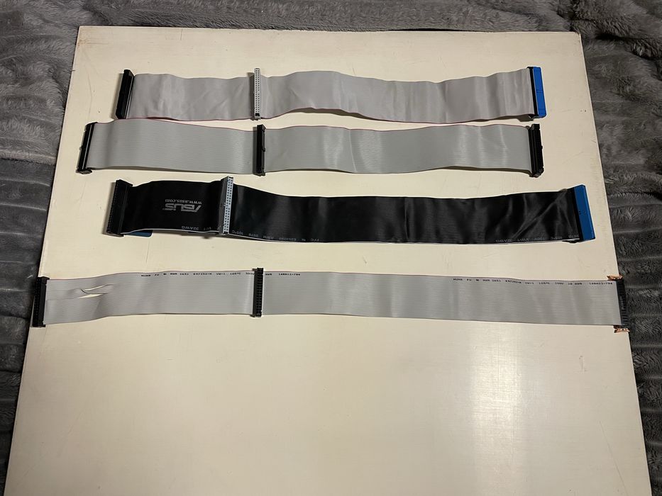 Оптичні приводи та шлейфи