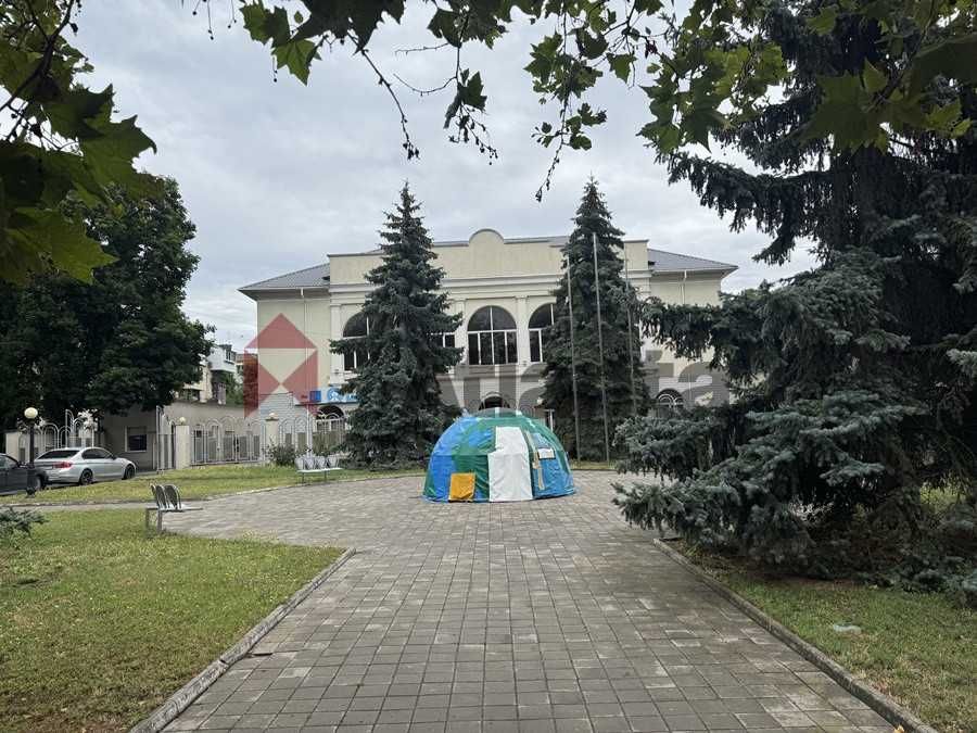 Продаж окремої  будівлі з територією в центрі Чорноморська. код 493911