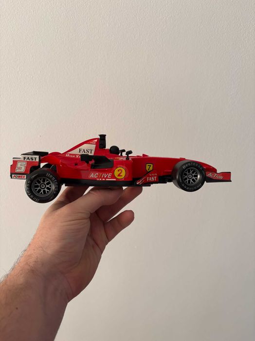 Plastikowy samochód wyścigowy dla dzieci