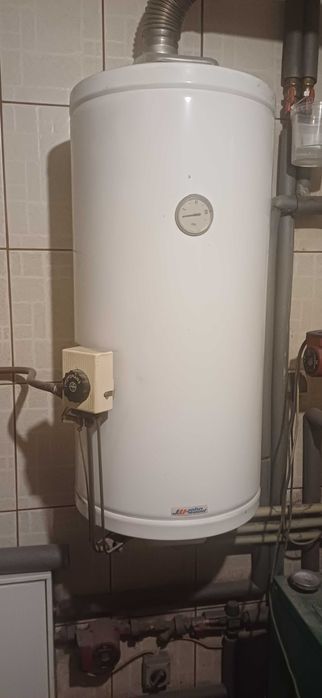 gazowy ogrzewacz wody z zasobnikiem
