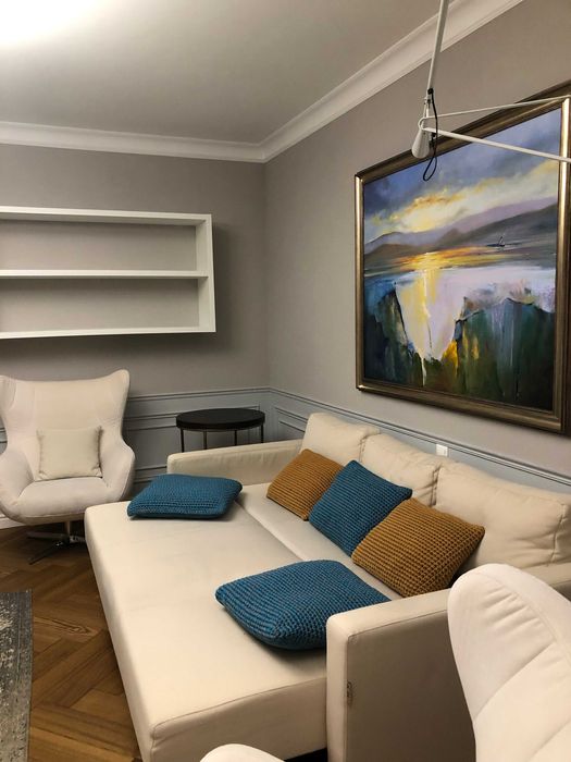 Генератор! Дизайнерський євроремонт, Драгоманова 2А!