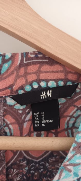 Vestido H&M cai fluido