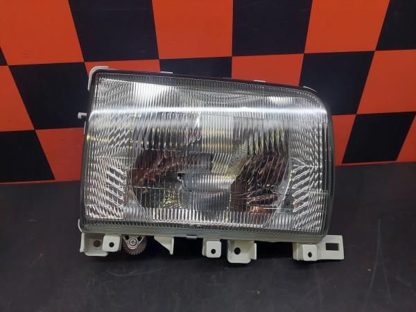 Ótica / farol direita NISSAN Cabstar E Chassis (TL_, VL_)
