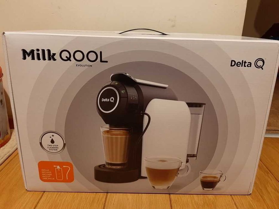 Ekspres do kawy Delta ze spieniaczem