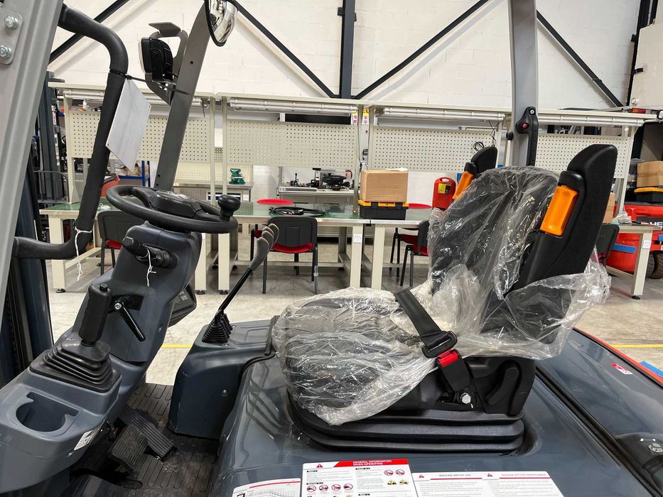 Empilhador 3 Rodas Novo