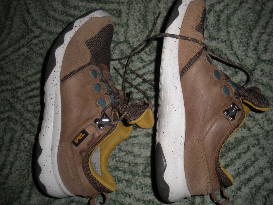 Кроссовки Teva Arrowood