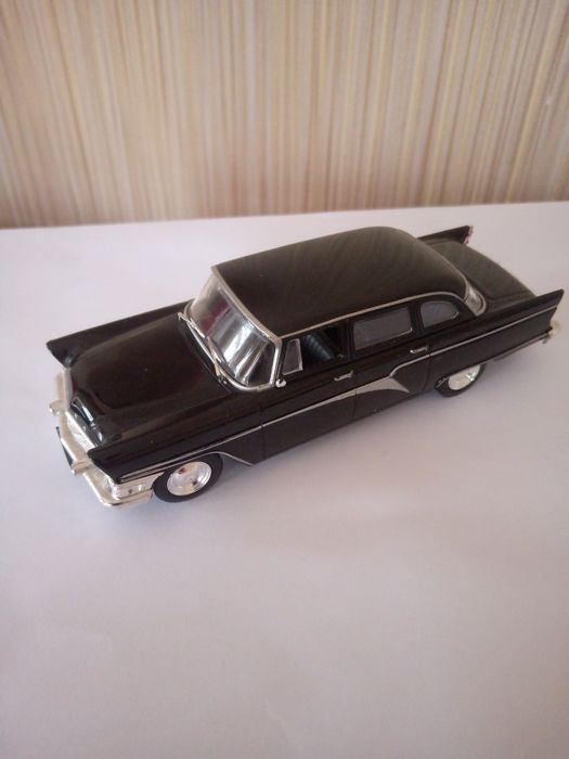 Моделі ретро-автомобілів від "Де Агостіні". 1:43