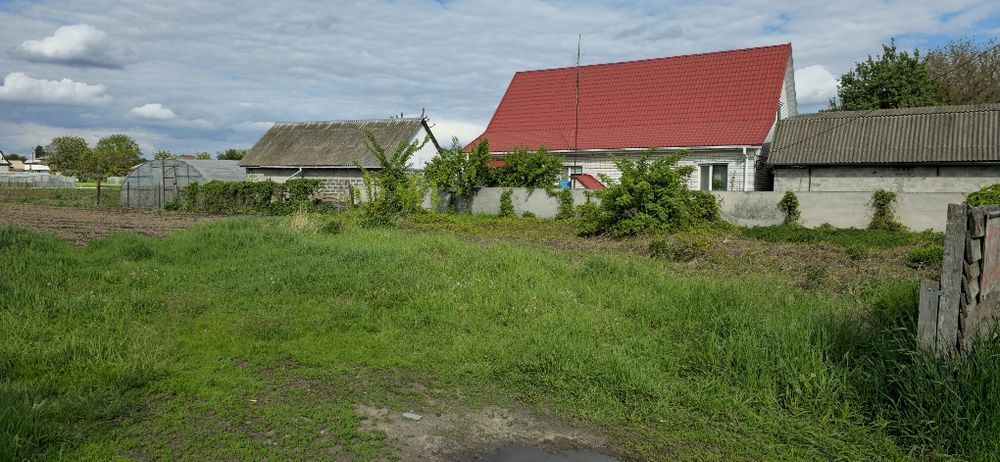 Красилівка власник недорого продам ділянку в ЦЕНТРІ СЕЛА під будівницт