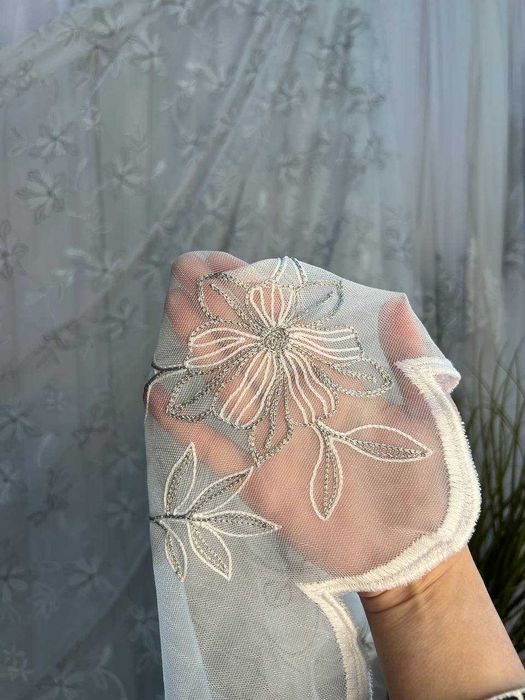 Тюль бамбук квіти зі срібною ниткою — 380 грн/м | Пошиття | Гурт і роздріб