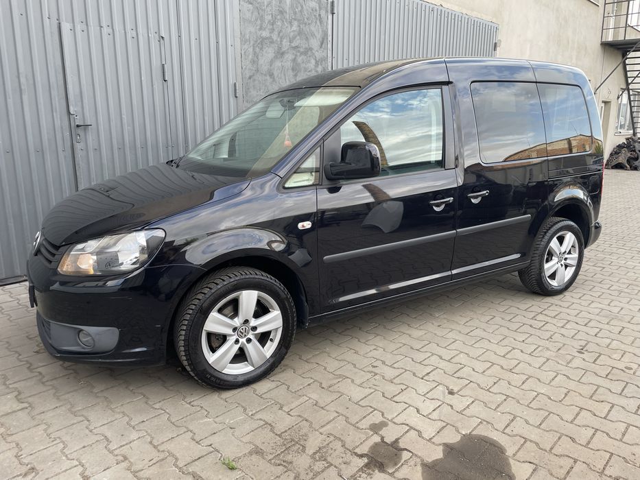 Двері передні Caddy розборка Каді