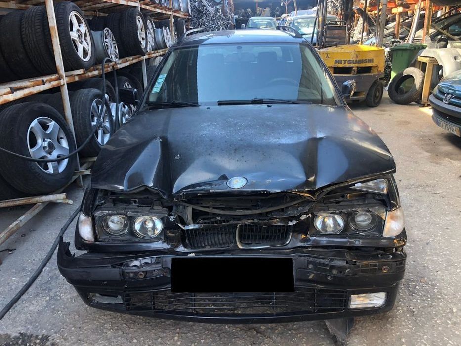 BMW (E36) 318 TDS Touring de 1995 para peças