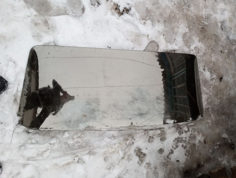 Продам задне скло