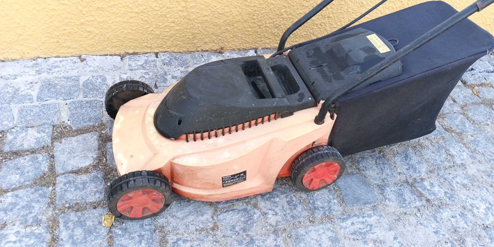Corta relva elétrico