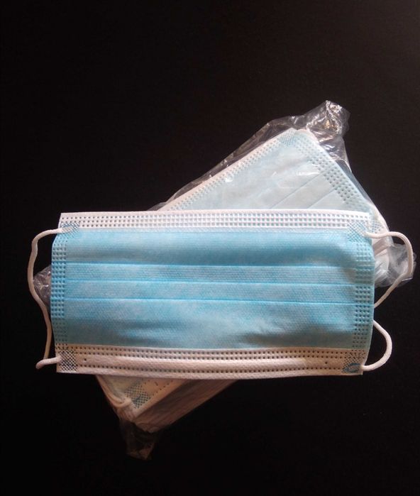 Маска одноразовая.