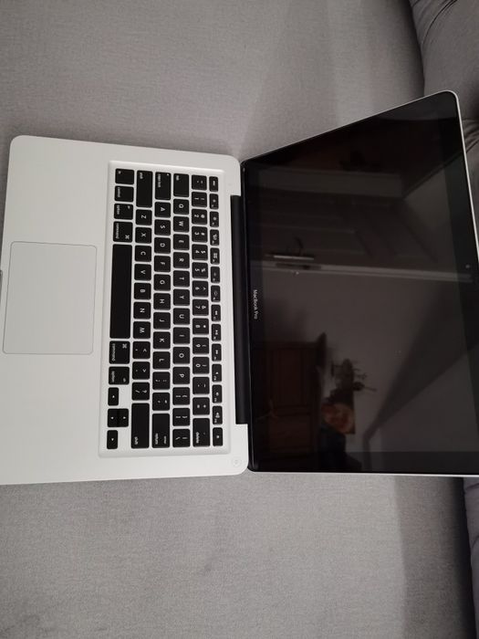 Mac book Pro 13 cali i7 8gb ram 1tb dysk