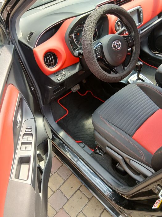 Продам Toyota Yaris