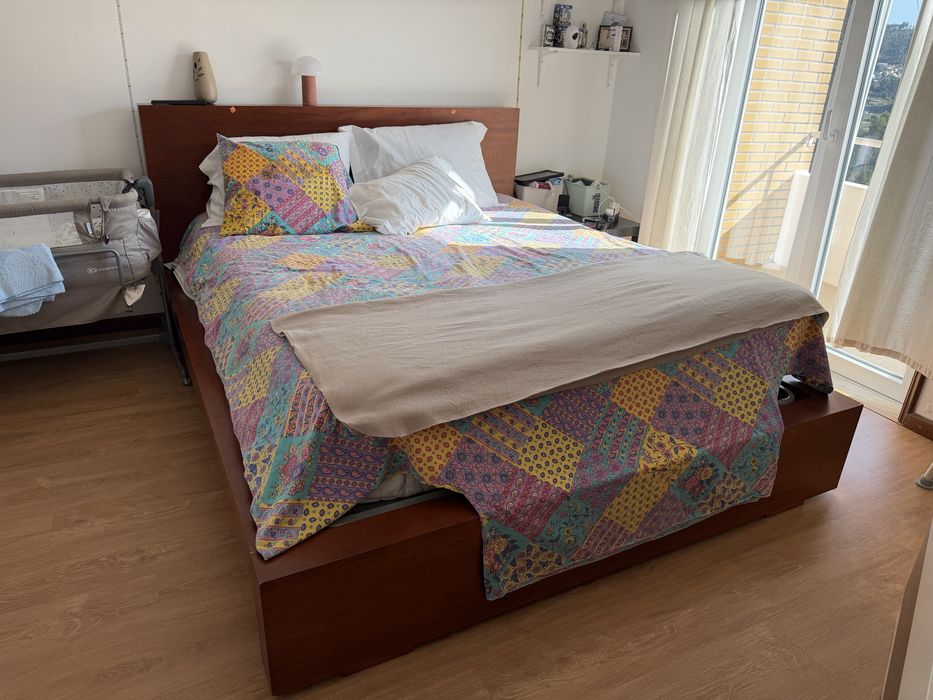 Conjunto cama de madeira