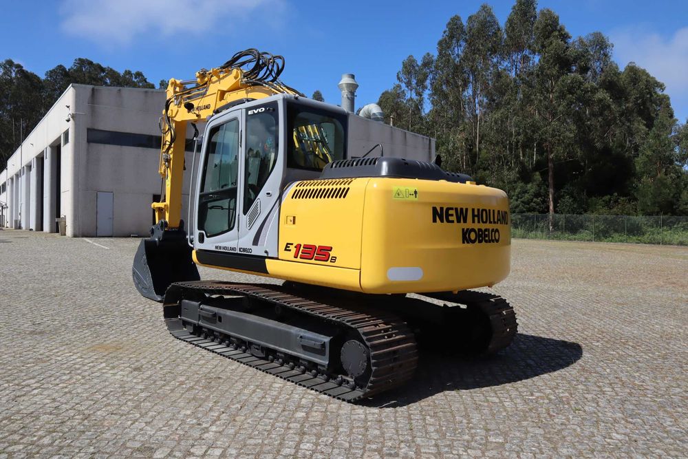 New Holland Kobelco E135B 2011 Escavadora de Rastos