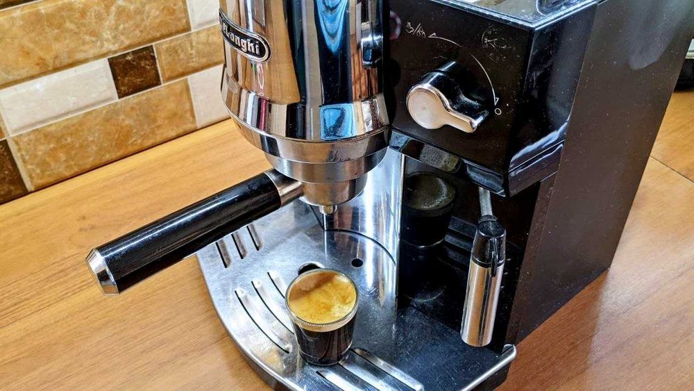 Еспресо кавоварка De'Longhi EC 820