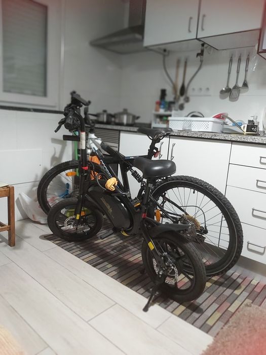 Bicicleta aro 28' + bicicleta elétrica