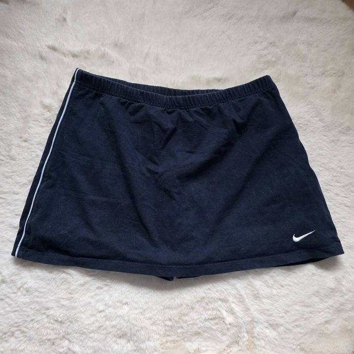 Sportowa spodenko-spódnica Nike Court rozmiar S