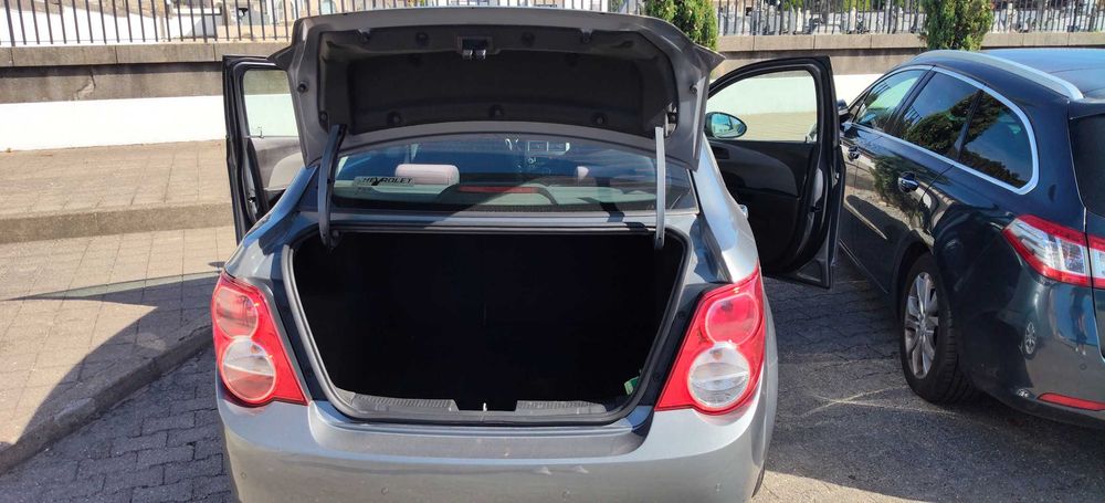 Chevrolet Aveo Sedan 1.2 Gasolina 86cv | 99.000 km | Excelente Estado