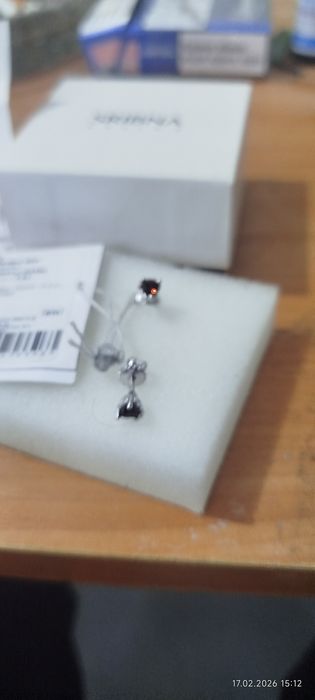 Продам сережки с натуральным камнем.