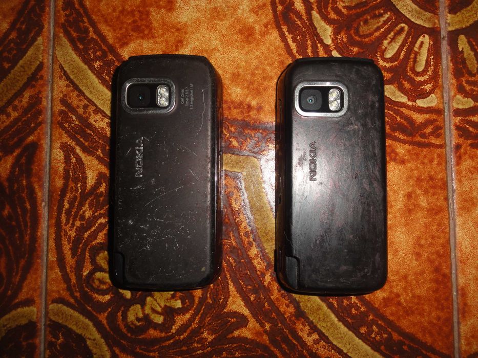 Lote de 2 Telemóveis (Nokia 5800 XpressMusic)
