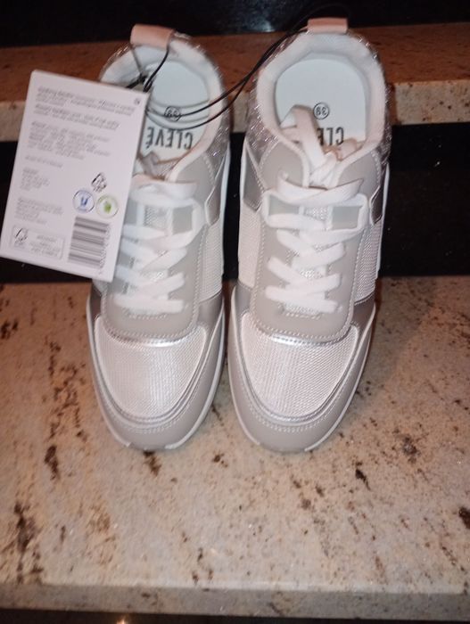 Buty damskie sznurowane