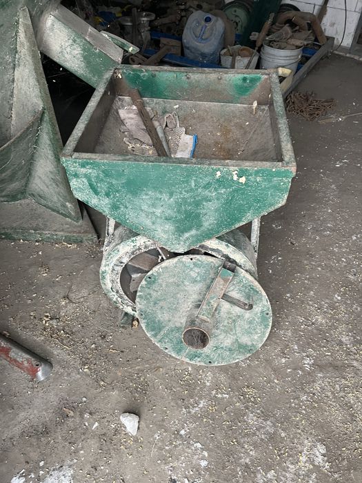 Кормозмішувач + зернодробілка