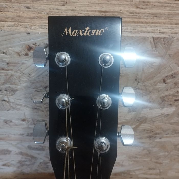 Продаю гитару Maxtone WGC-4010G/BK