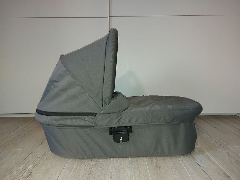 Коляска с автокреслом