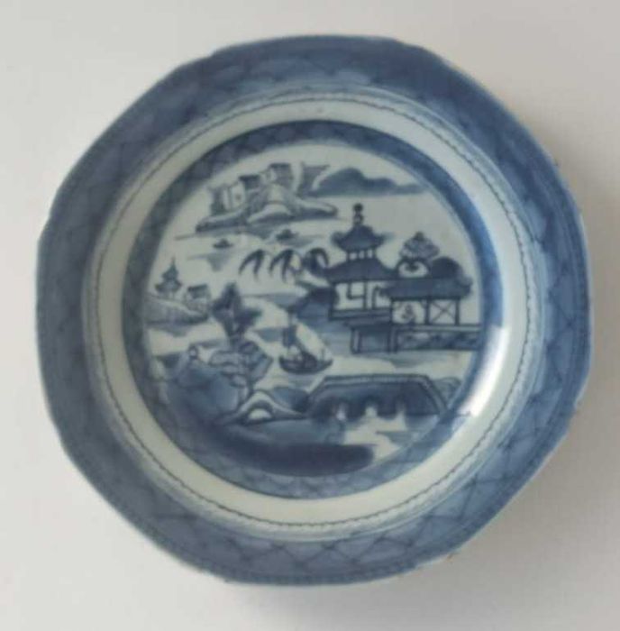 Prato Porcelana China Azul e Branco Período Jiaking (Séc.XVIII)