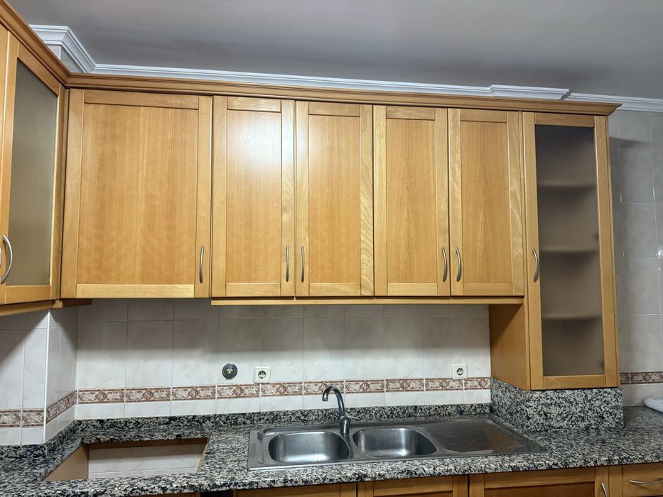 Cozinha em boa madeira