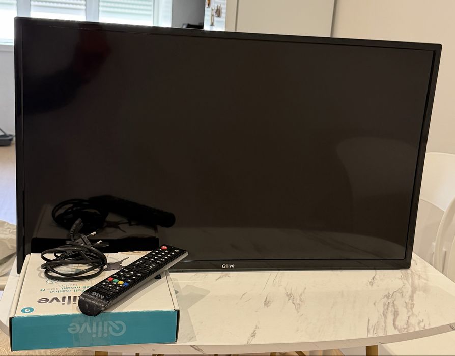 Tv led 80 cm Qlive + suporte novo